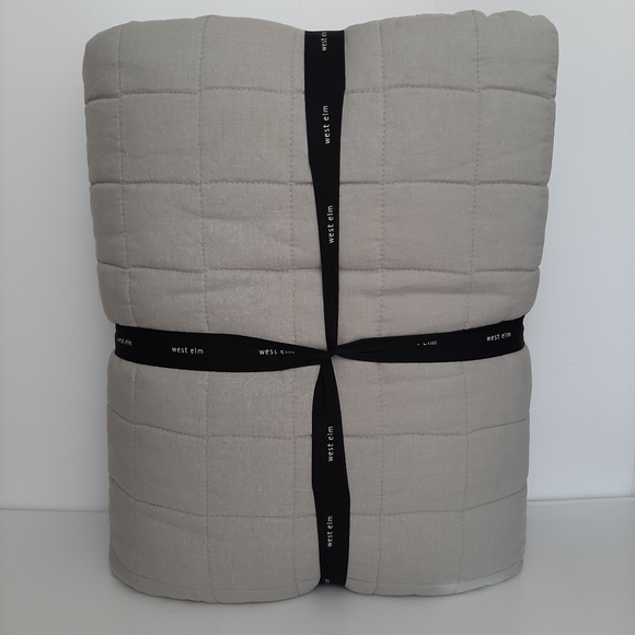 West Elm Belgian Flax Linen Frayed Edge King Quilt Platinum Gray - Picture 6 of 12